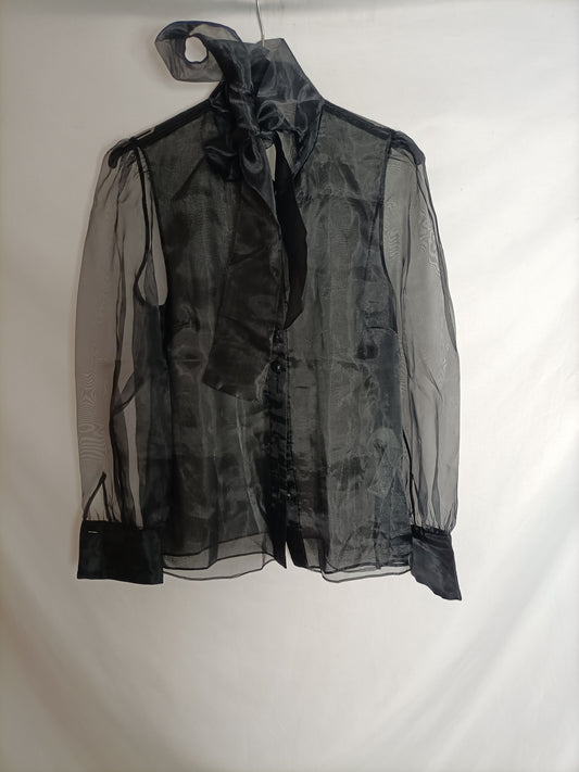 ZARA. blusa gasa negra semitransparente T.s