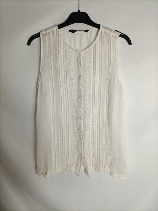 ZARA. Top beige encaje T.m