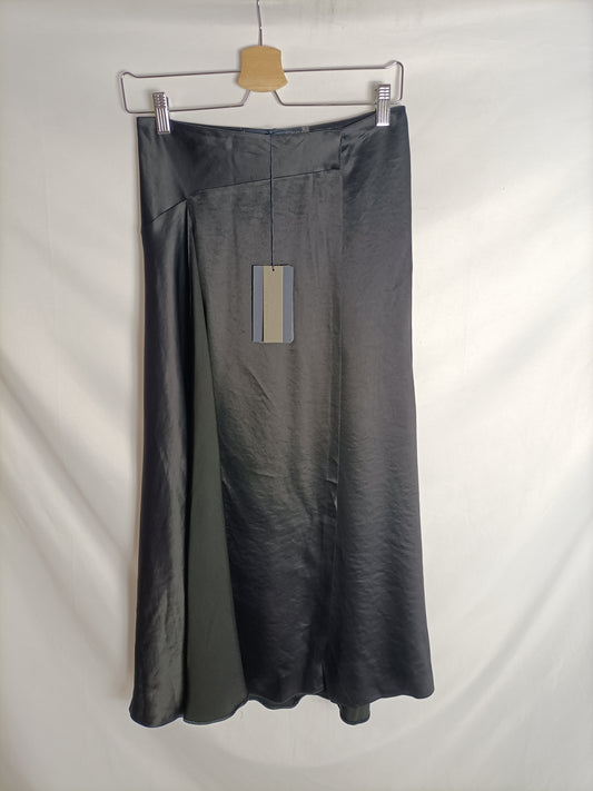 ZARA. Black midi skirt T.xs