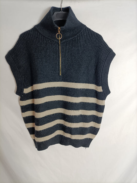 DRÔLE DE COPINE. Black and white vest, size U (L)