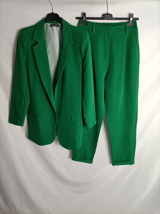 WORK. Total look: green trousers and blazer, size L/XL