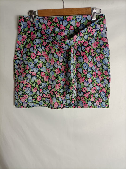 ZARA. Black floral skirt Tl