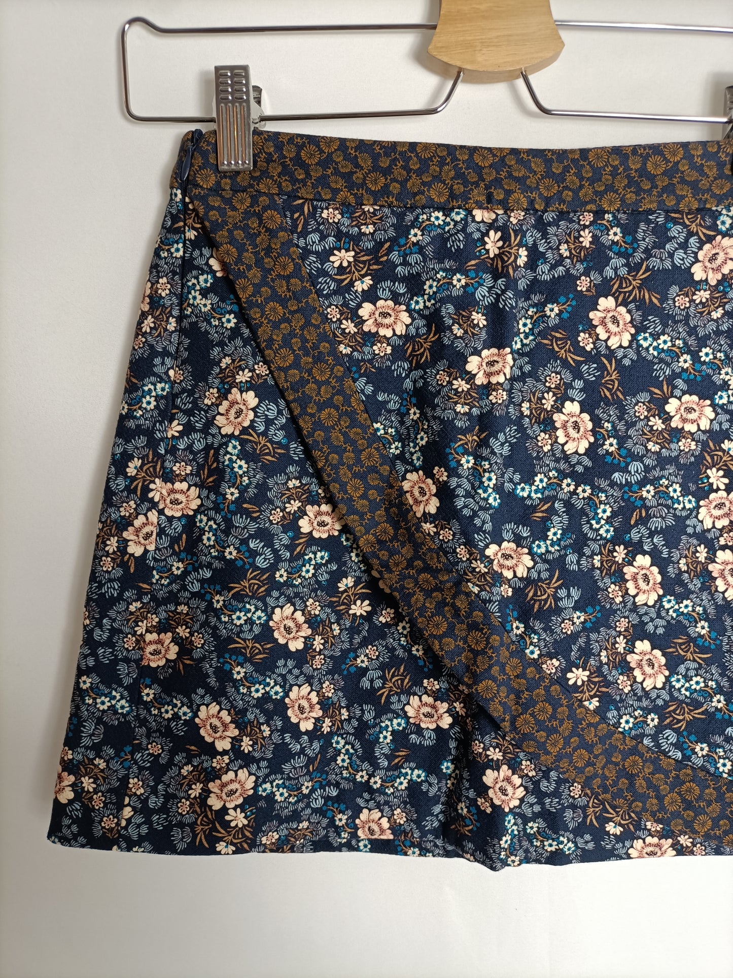 ZARA. Blue floral skirt, size 10 years