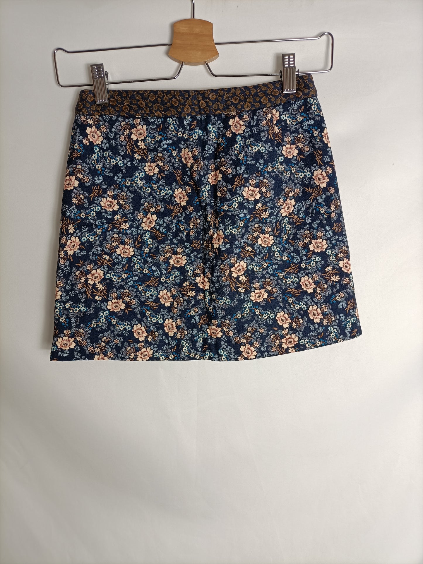 ZARA. Blue floral skirt, size 10 years