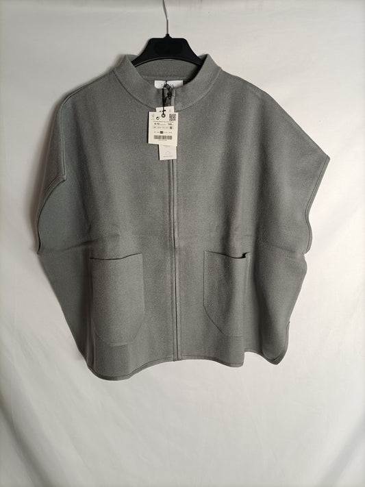 ZARA. Poncho-style sweater, size 9-10 years