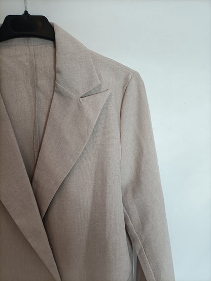 SHEIN. Beige Flowy Blazer Tm