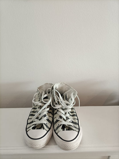 CONVERSES. Zapatillas de cebra T.38