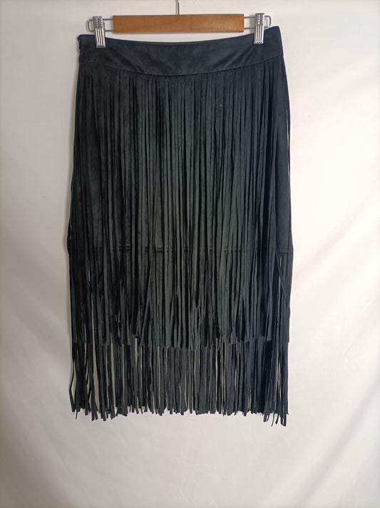 ZARA. Black Ts fringed skirt