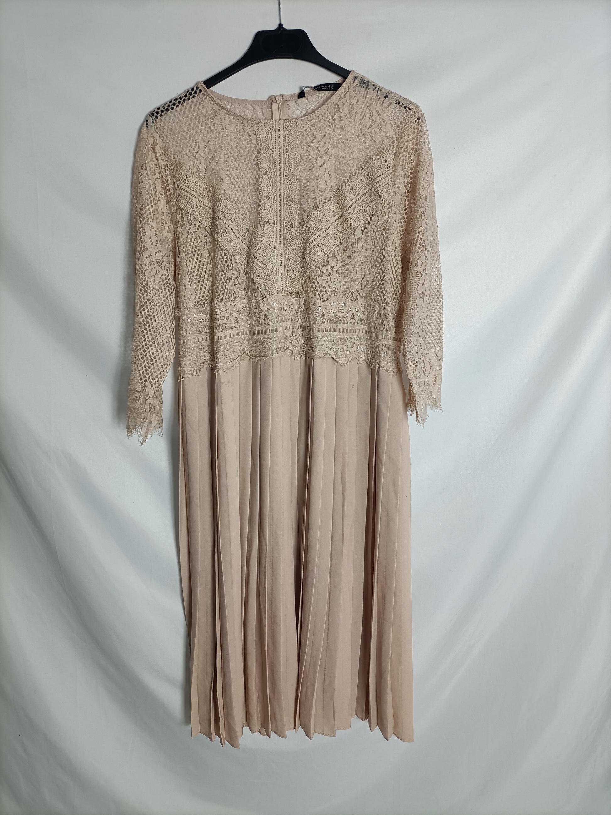 ZARA. Pale pink lace dress, size XL Hibuy market ZARA. Pale pink lace dress, size XL Hibuy market