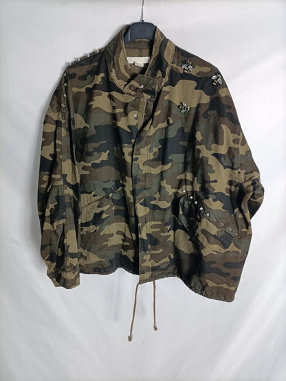 H&M.parka camuflaje tachuelas T.s