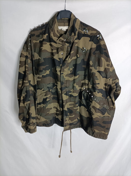 H&amp;M.parka camouflage studs Ts