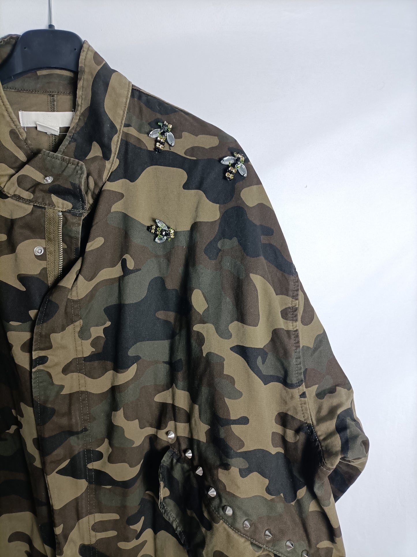 H&M.parka camuflaje tachuelas T.s