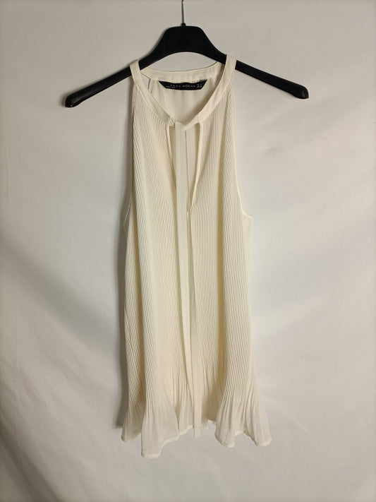 ZARA. Blusa beige plisada T.s