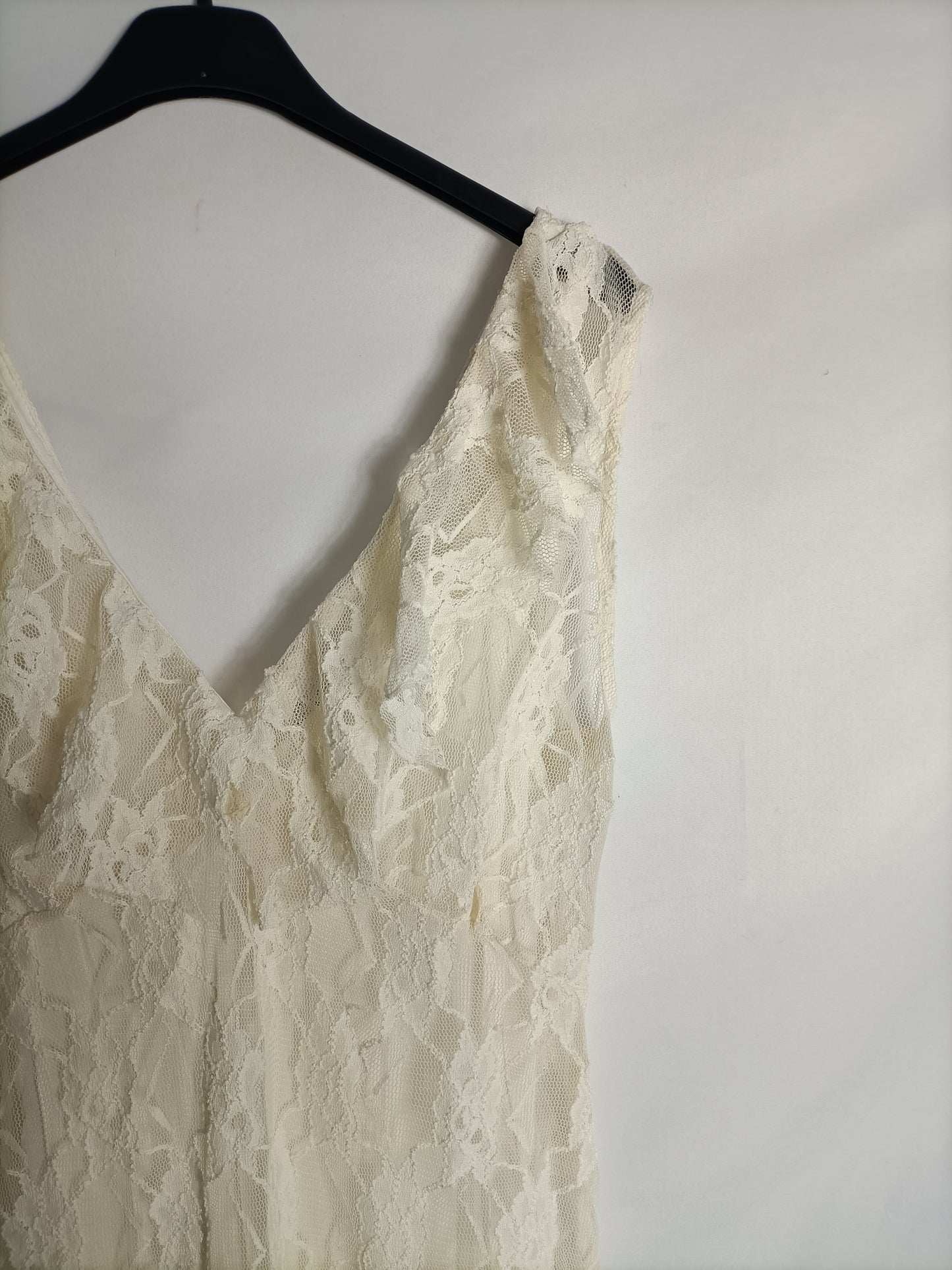 ZARA. Beige lace Ts dress