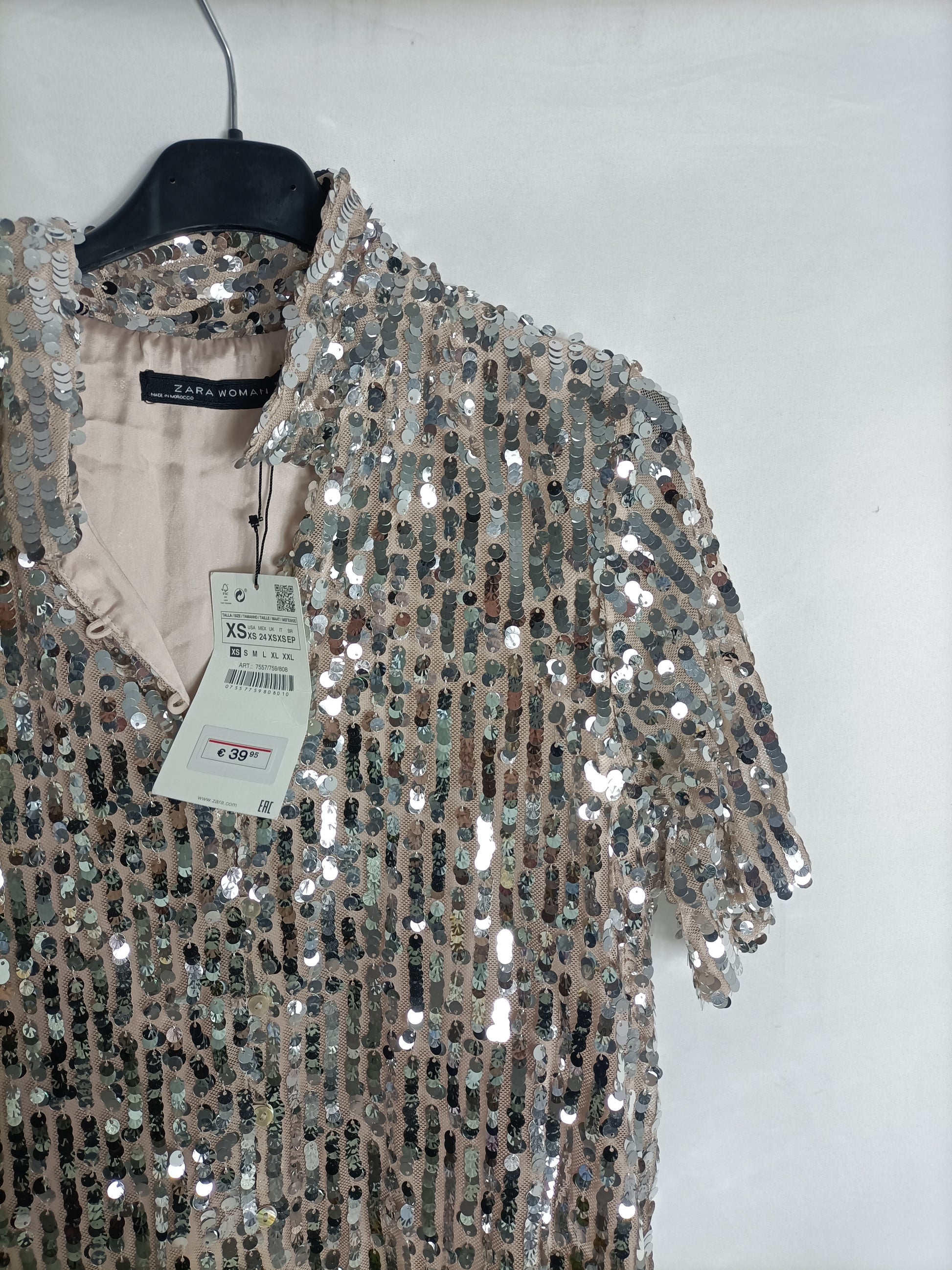ZARA. Nude sequin dress T.xs Hibuy market ZARA. Nude sequin dress T.xs Hibuy market
