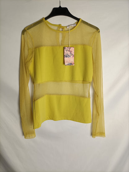 BOYI. Top amarillo doble textura T.u(s)