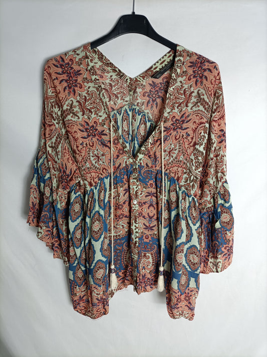 ZARA. Blusa beige flores azul y teja T.s