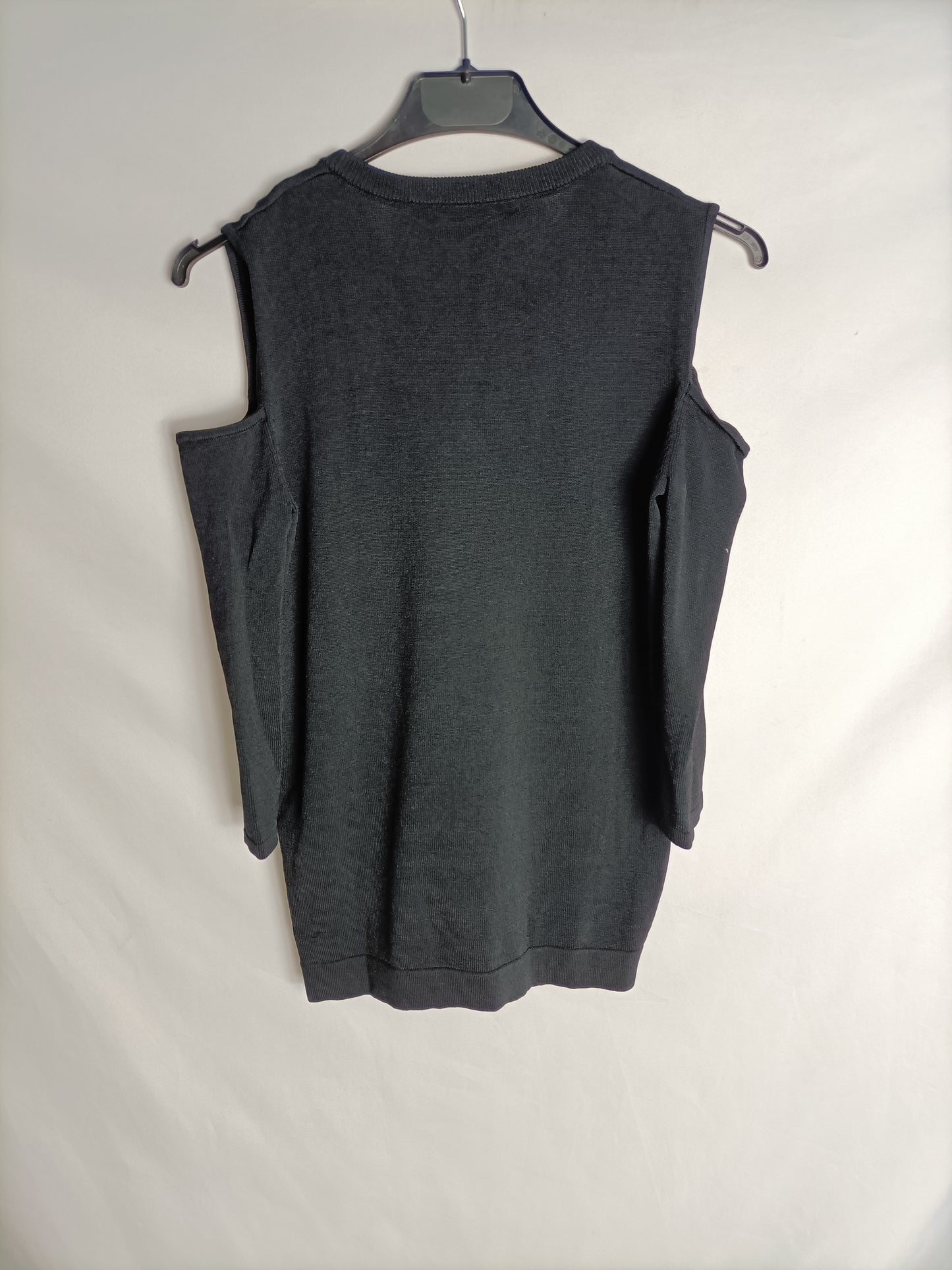 UTERQÜE. Top negro hombros T.s