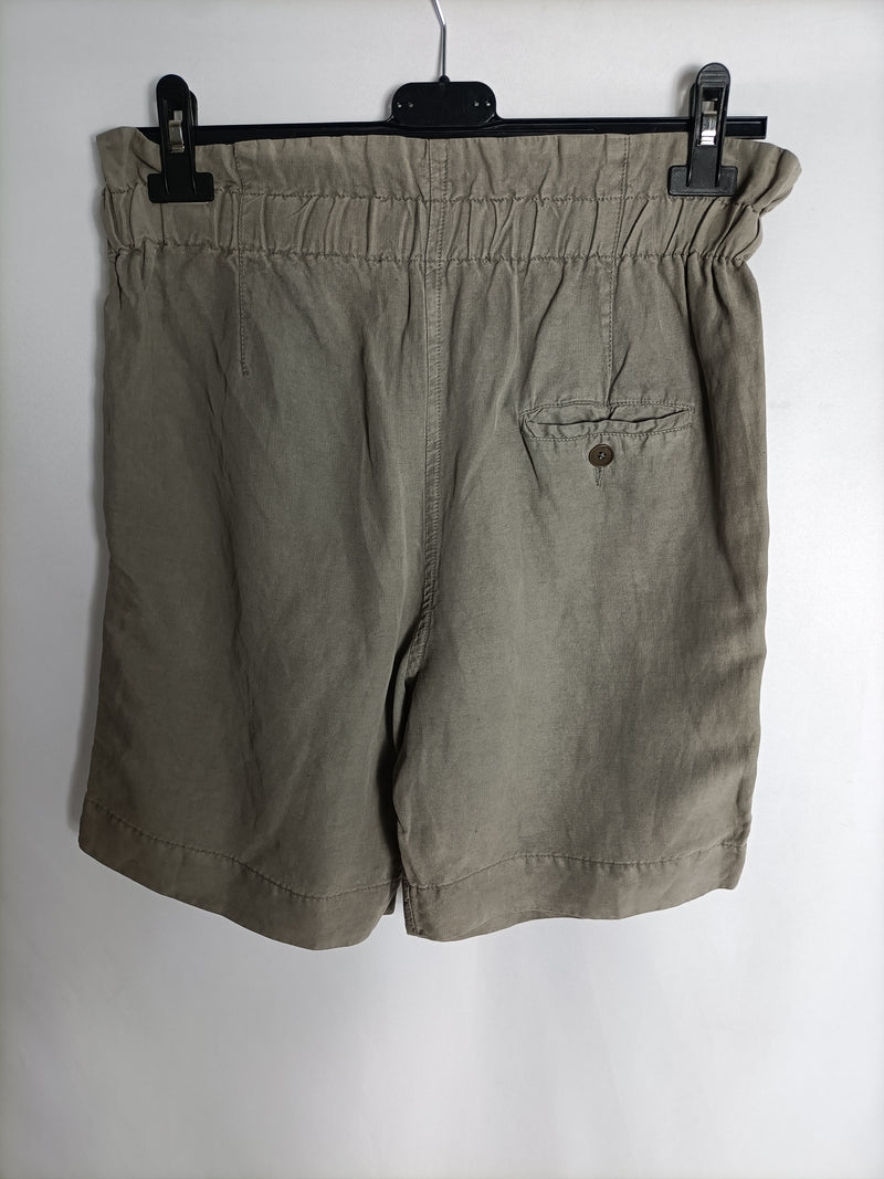 ISABEL MARANT. Pantalón corto verde T.0(xs)