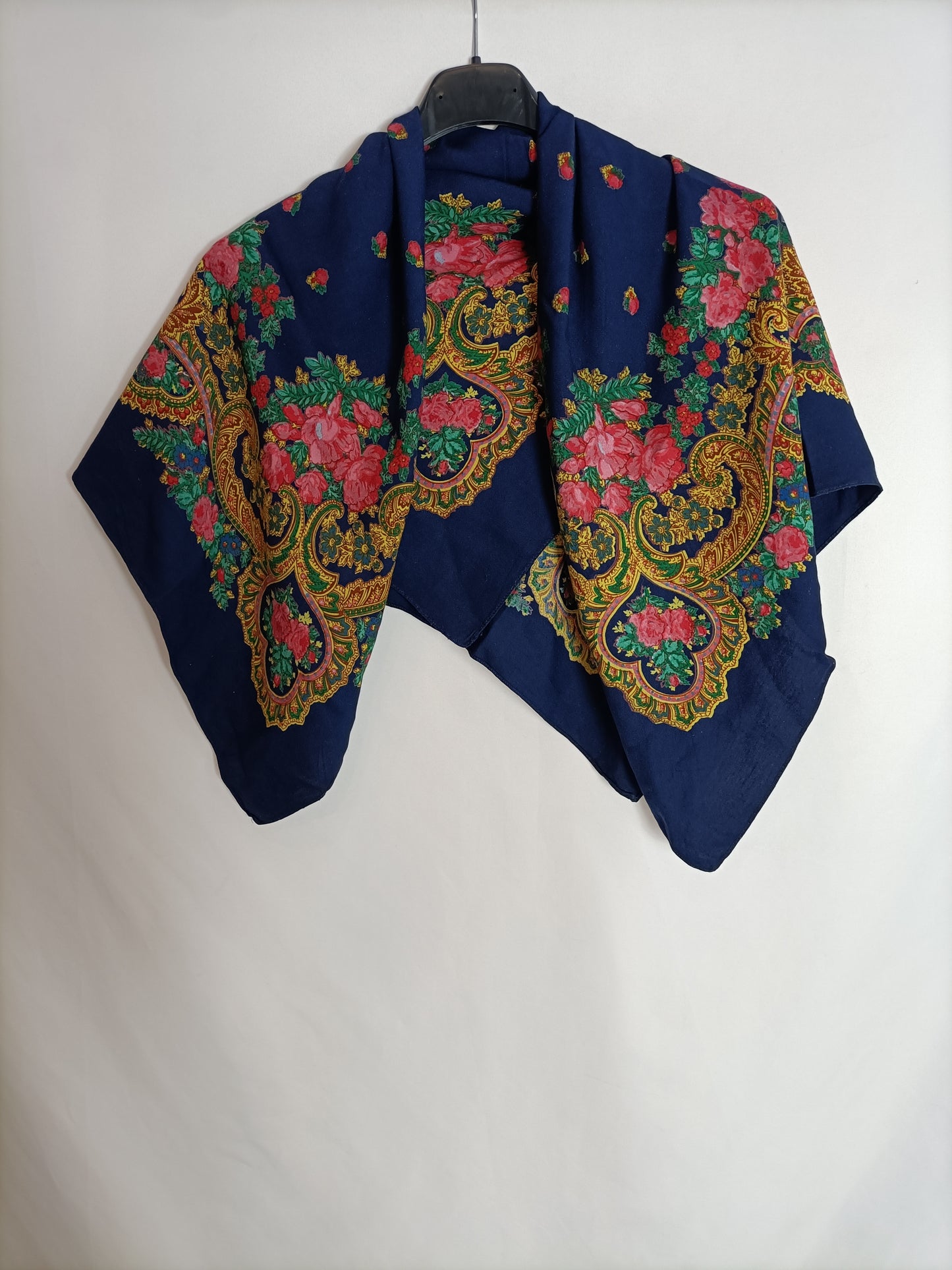 OTHERS. Blue floral scarf