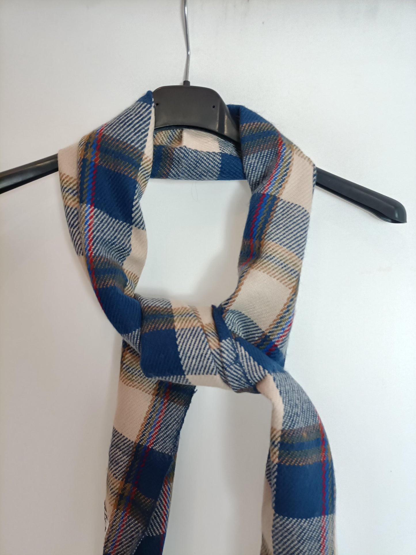 OTRAS. Bufanda cuadros beige y azul