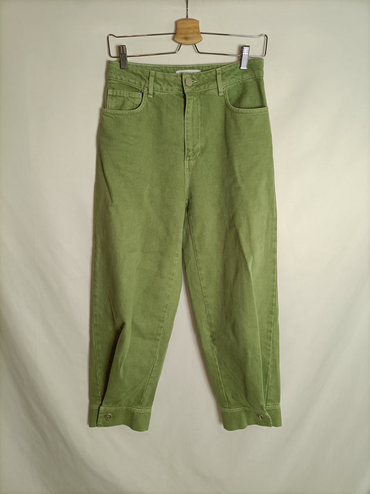 HOFF. Pantalón carrot fit verde T.38