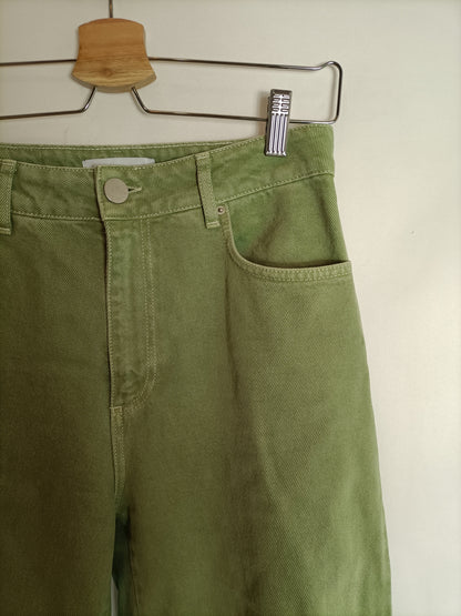 HOFF. Pantalón carrot fit verde T.38