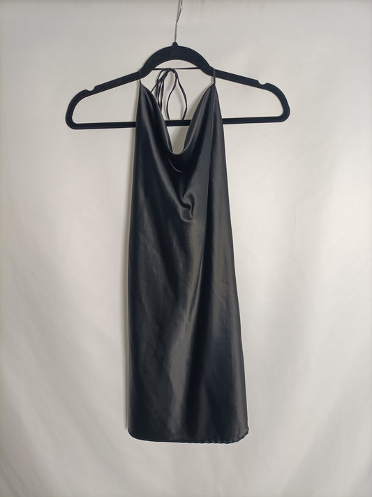 OTRAS. Vestido corto negro satinado T.s