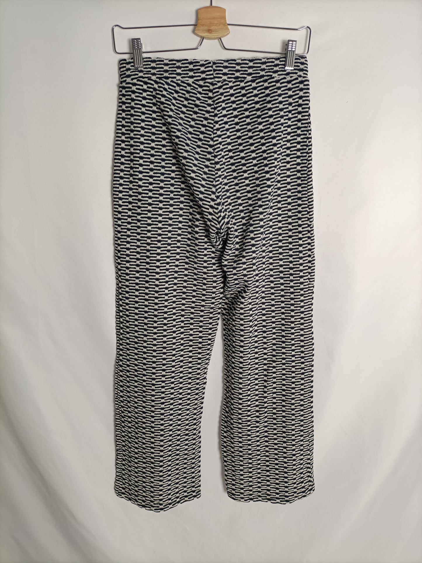 ZARA. Pantalón punto culotte T.s