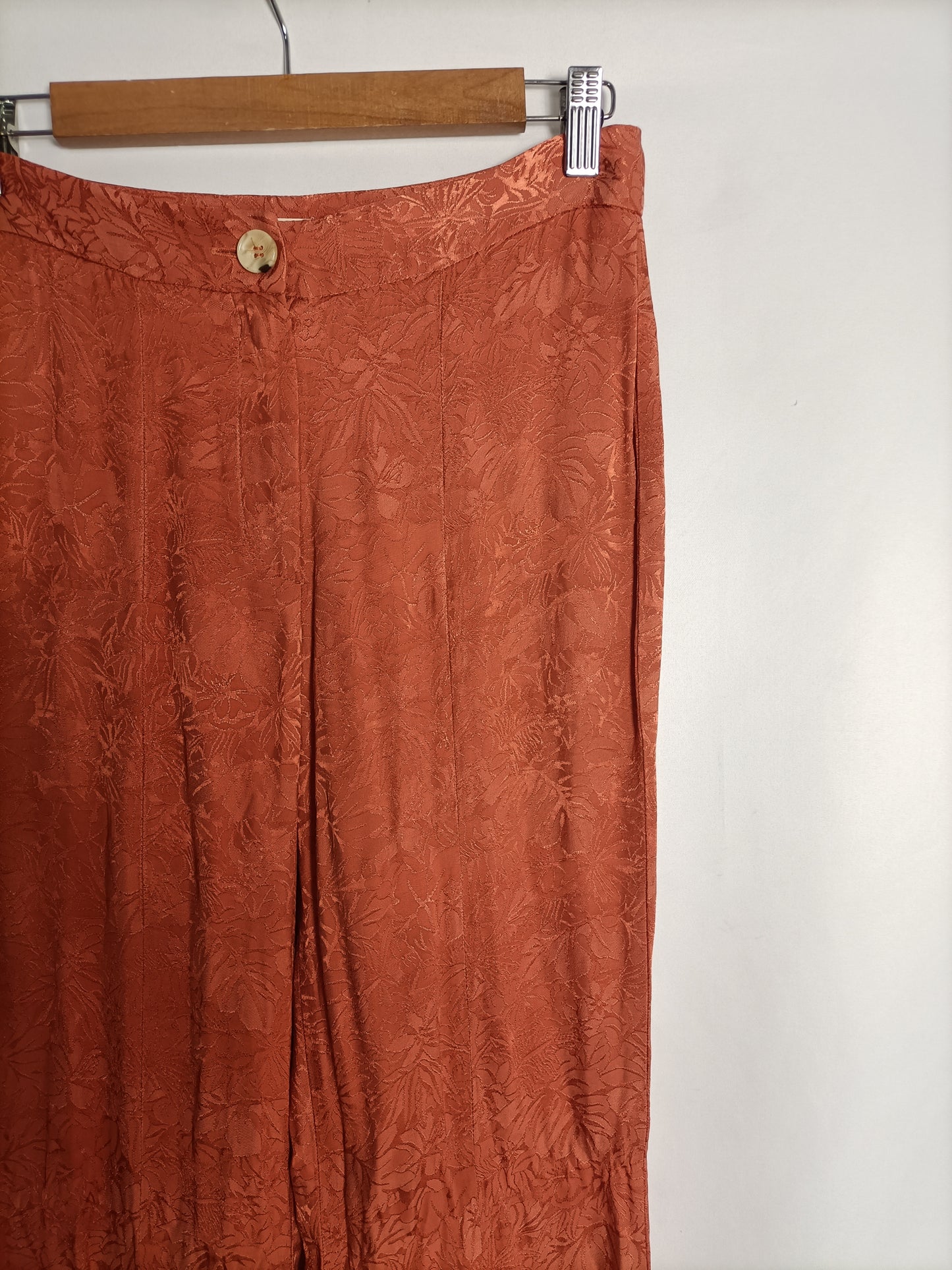 NÍCOLI. Pantalón teja aperturas T.34