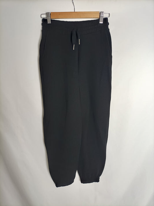 ZARA. pantalón negro punto T.s