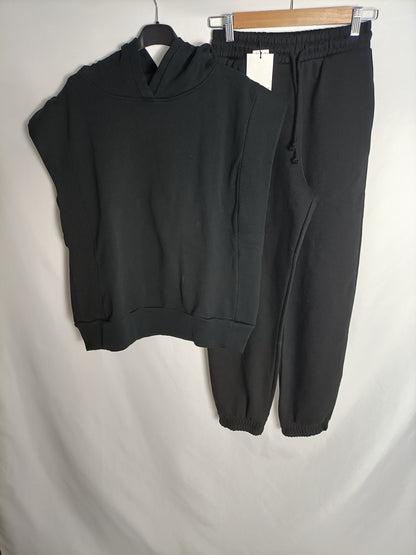 ZARA. Sudadera sin mangas negra T.xs-s