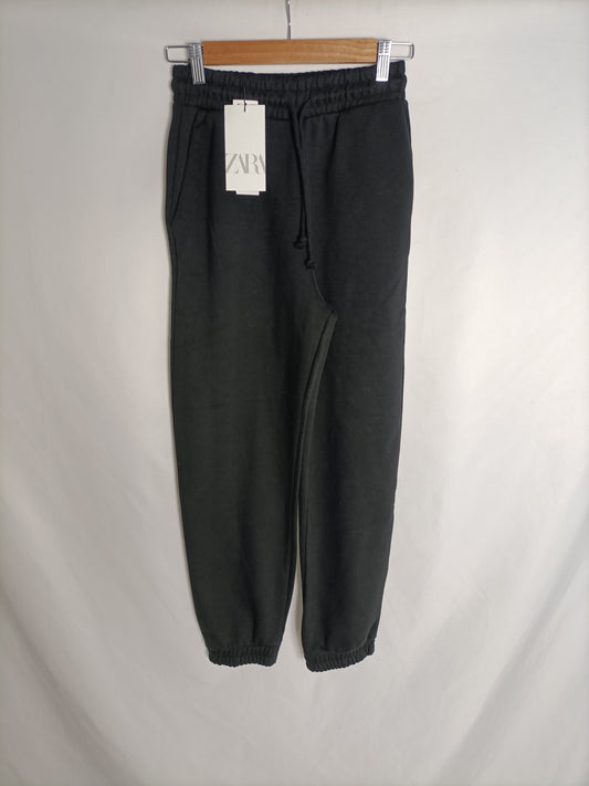 ZARA. pantalón negro elástico T.s