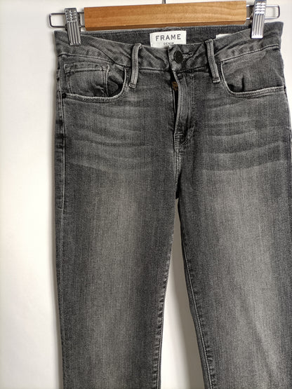 FRAME. Pantalón denim gris T.24(34)