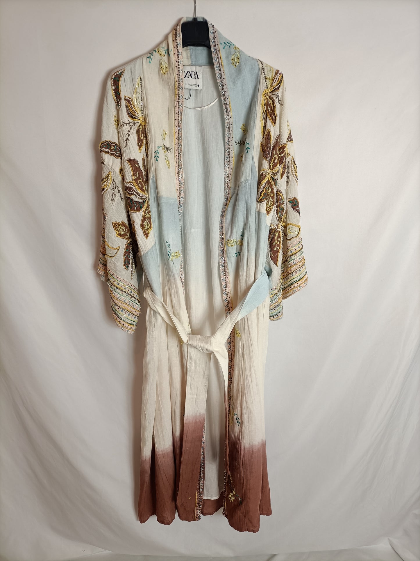 ZARA. Kimono bordado pedrería T.m