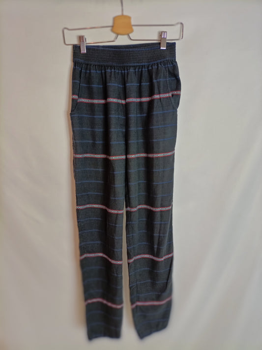 LOCAL. Ethnic flowing trousers Ts