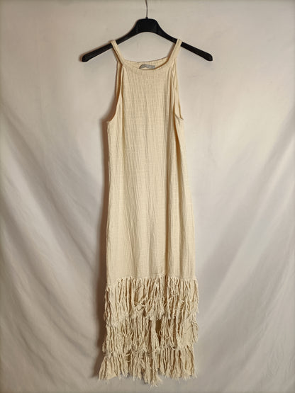ZARA. Vestido beige flecos T.s