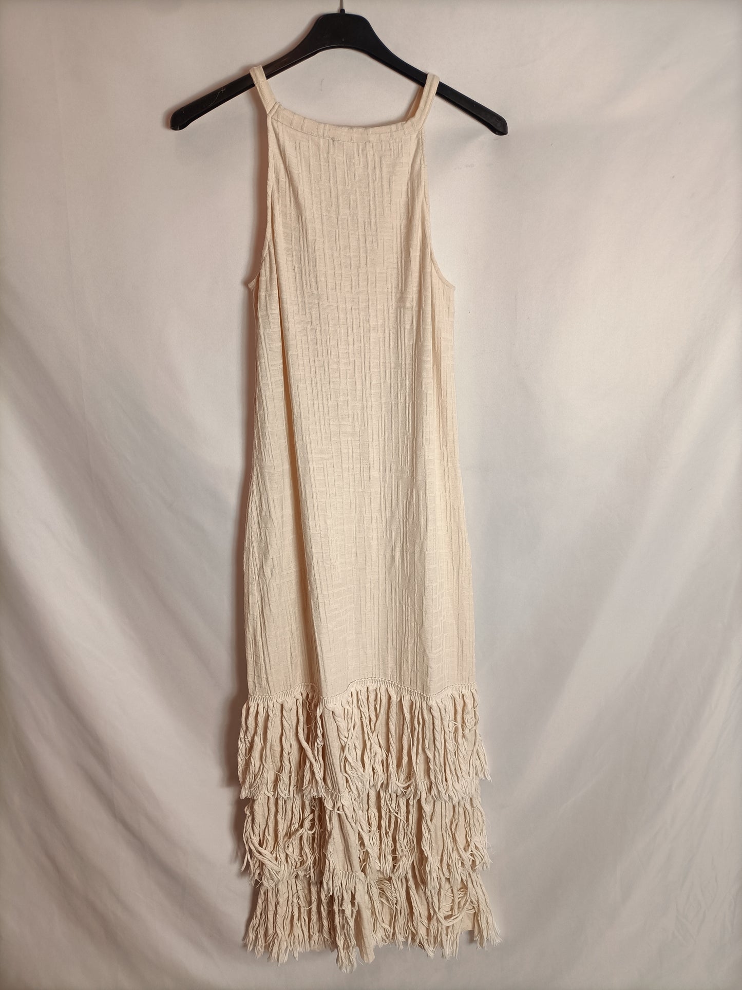 ZARA. Vestido beige flecos T.s