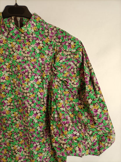 H&M. Blusa flores mangas abullonadas T.s