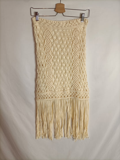 MASSIMO DUTTI. Beige crochet Ts skirt