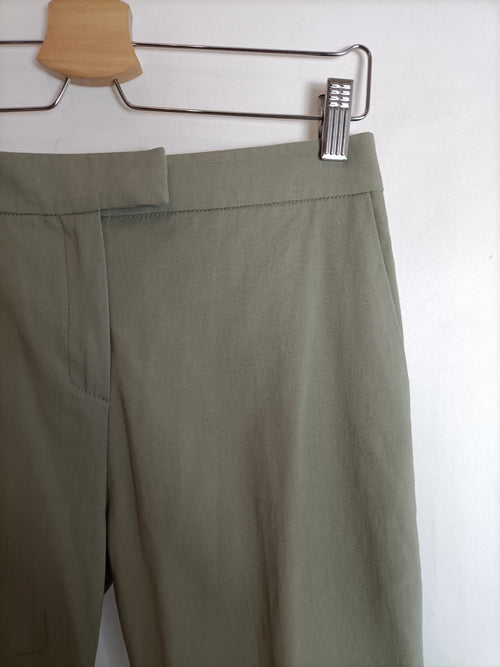 ONE. Pantalón verde pedrería T.42(34)