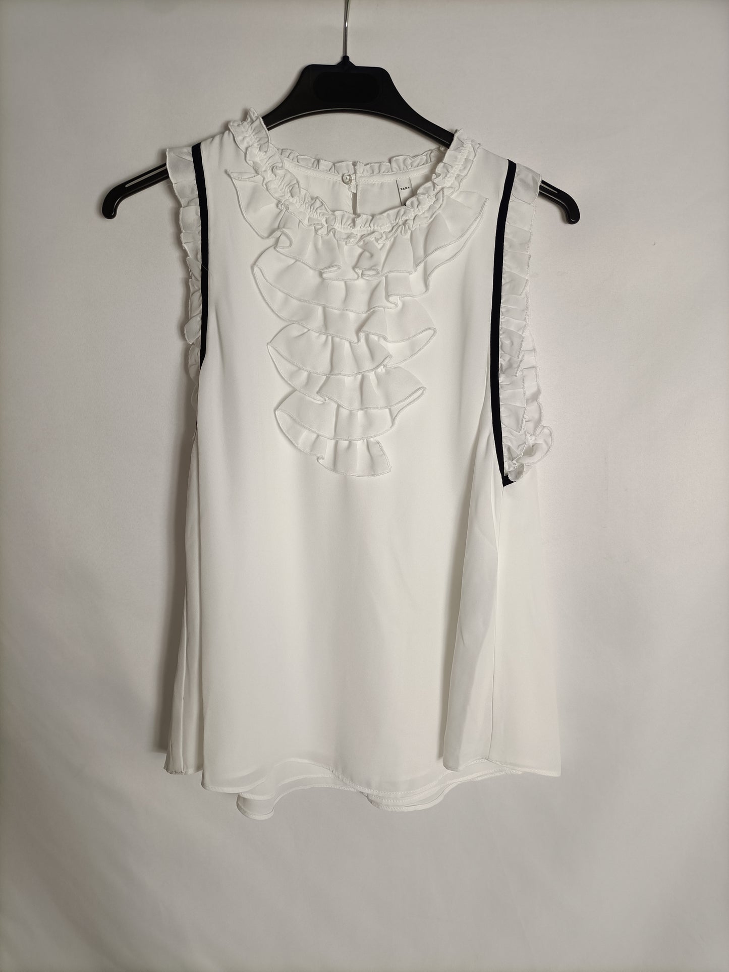 ZARA. White ruffled top Tm