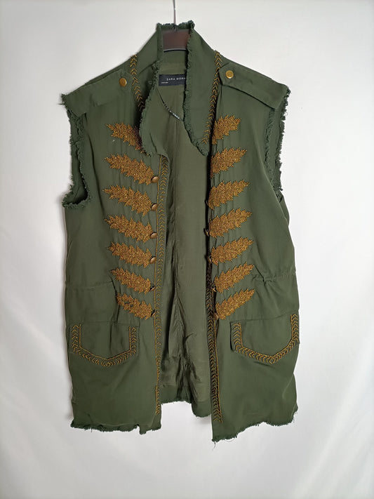 ZARA.Chaleco verde pedrería T.m