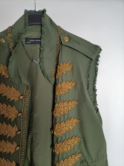 ZARA.Chaleco verde pedrería T.m