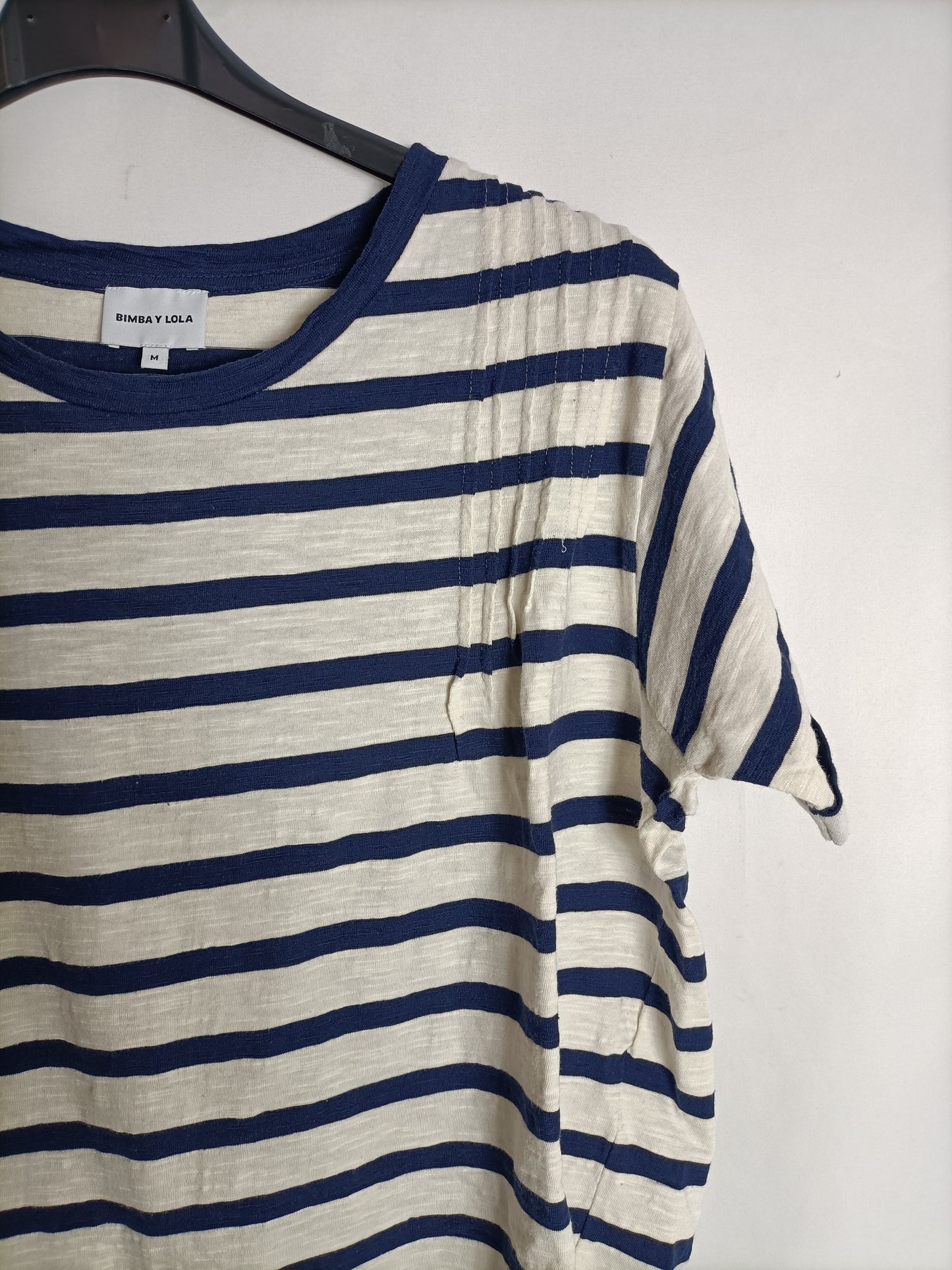 BIMBA Y LOLA. Camiseta beige rayas  T.m