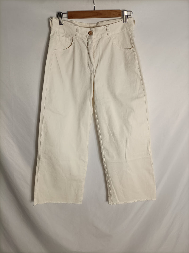 WHITE&ONE. Pantalón culotte beige T.38