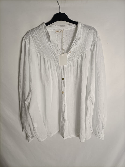 OTRAS. Blusa blanca bordados Tu(m/l)