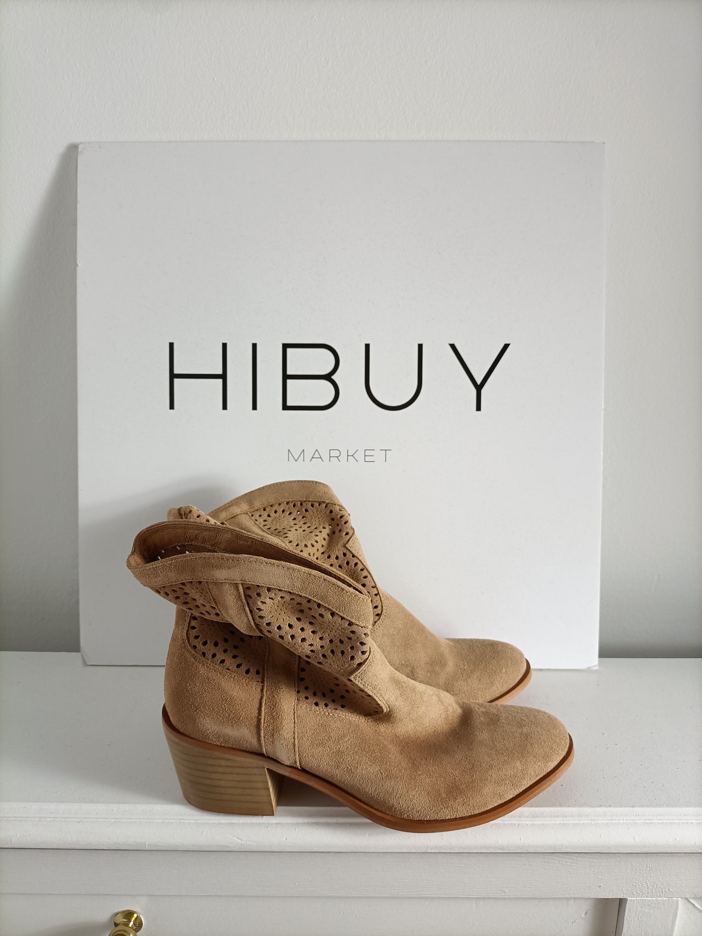 POLIN ET MOI. Botines camel troquelado T.37