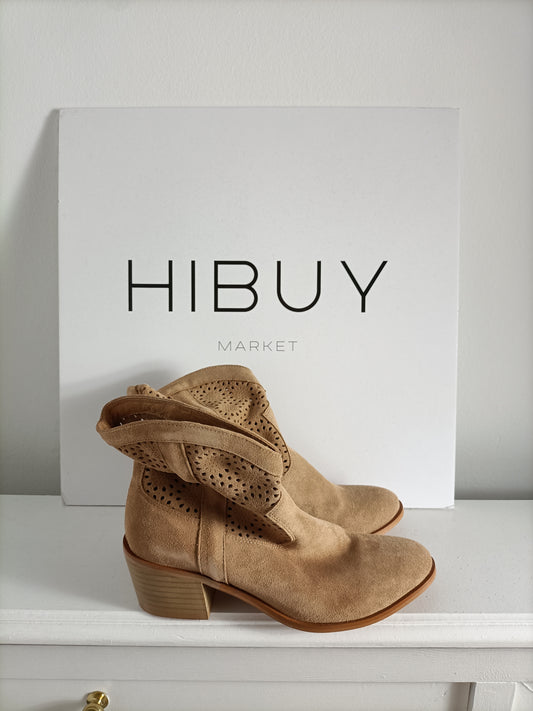 POLIN ET MOI. Botines camel troquelado T.37