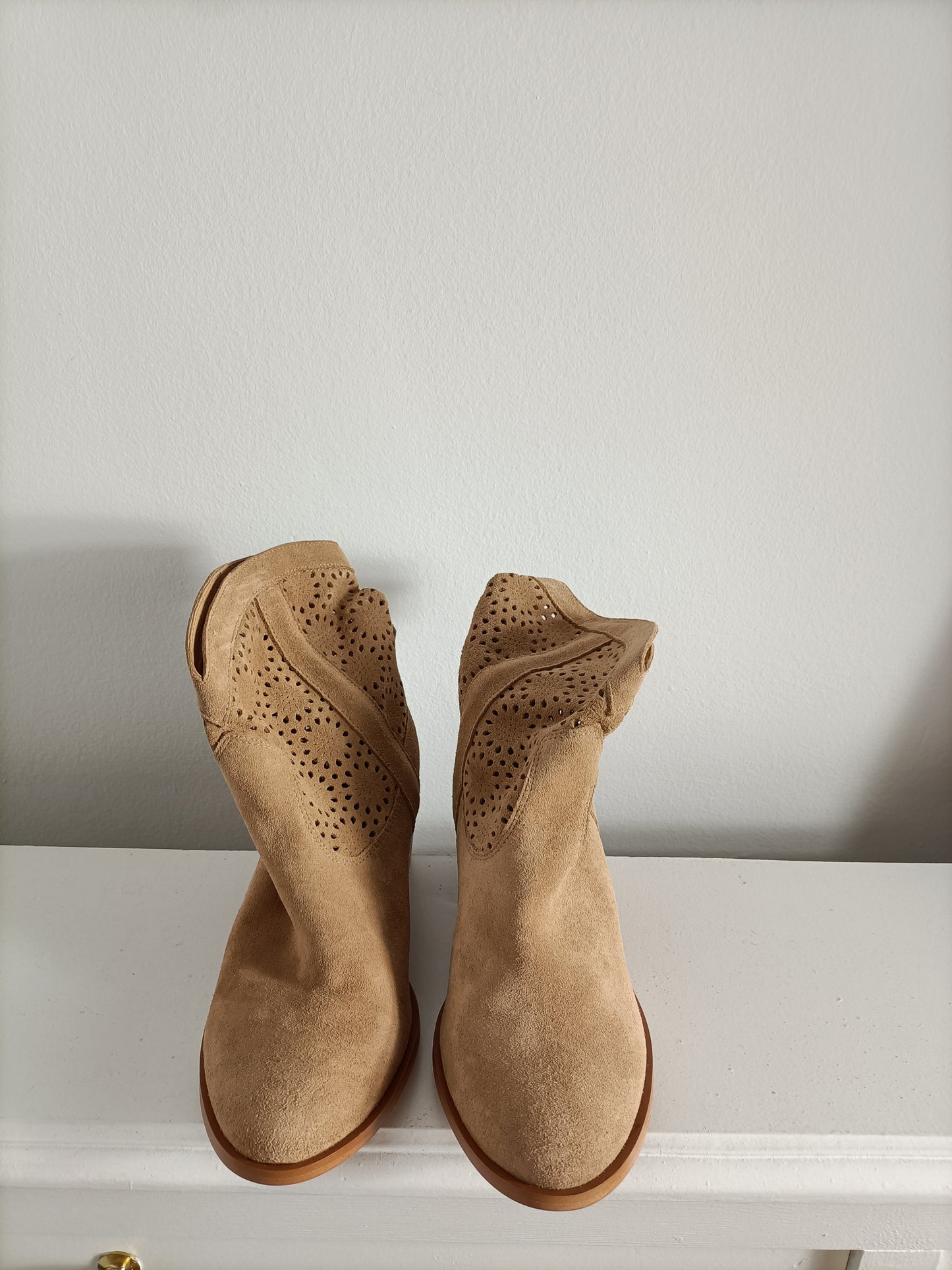 POLIN ET MOI. Botines camel troquelado T.37